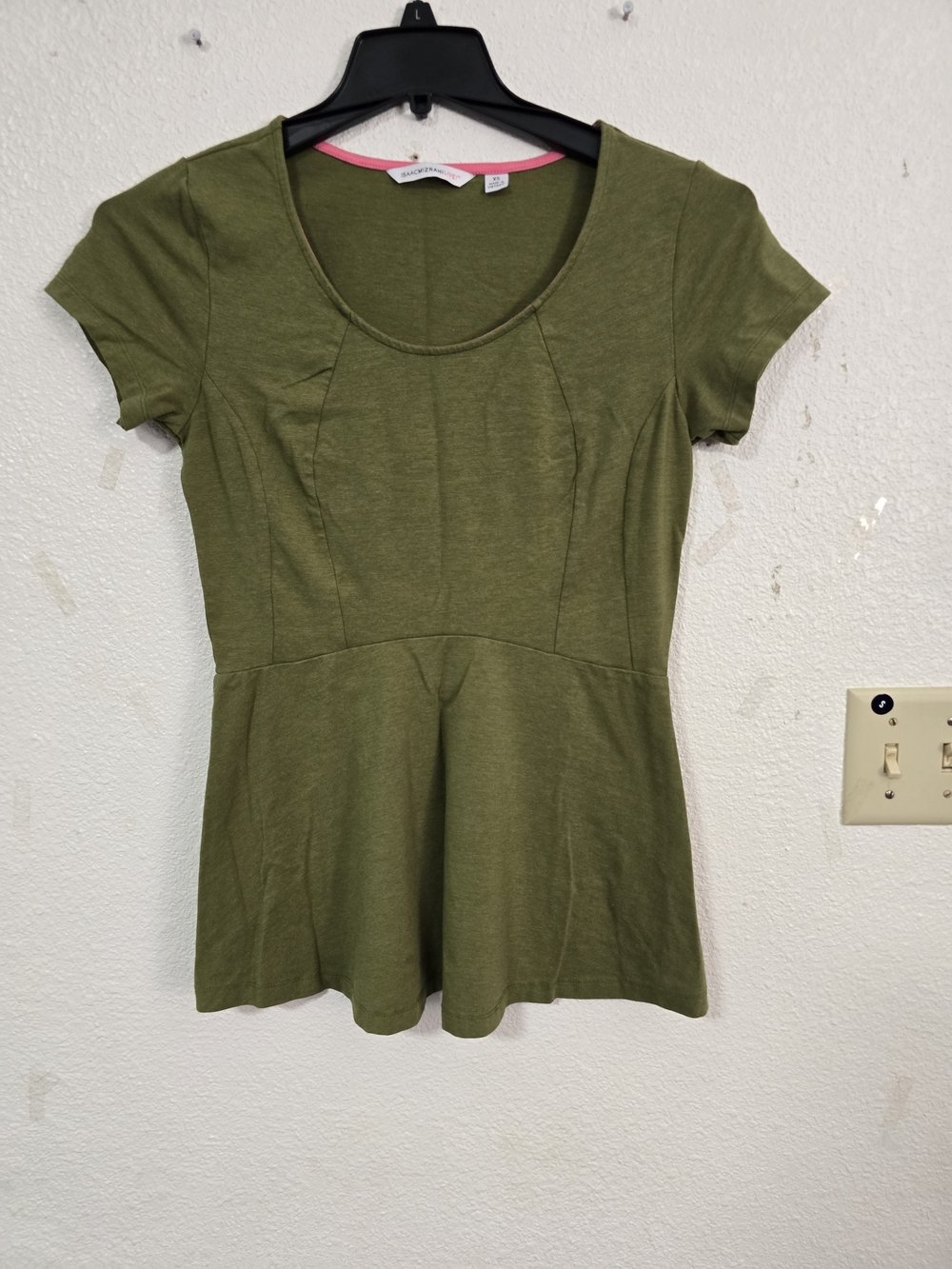 Isaac Mizrahi Olive Green Short Sleeve Peplum Scoop Neck Top